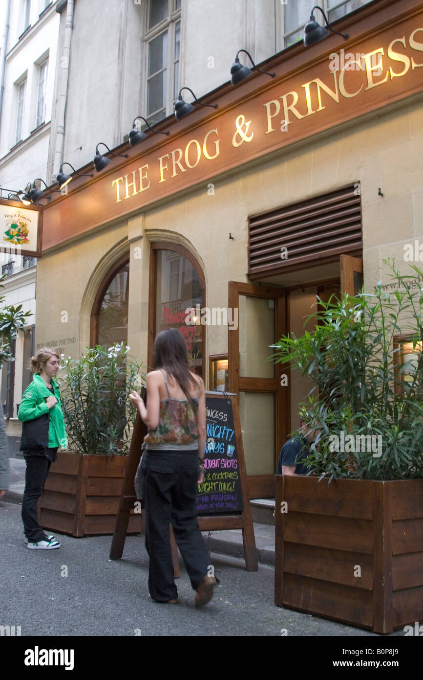 Die "Frosch & Prinzessin" traditionelles englisches Pub in Paris catering für Englisch ex-pat Geschmack, 9 rue Princesse 75006 Paris Frankreich Stockfoto