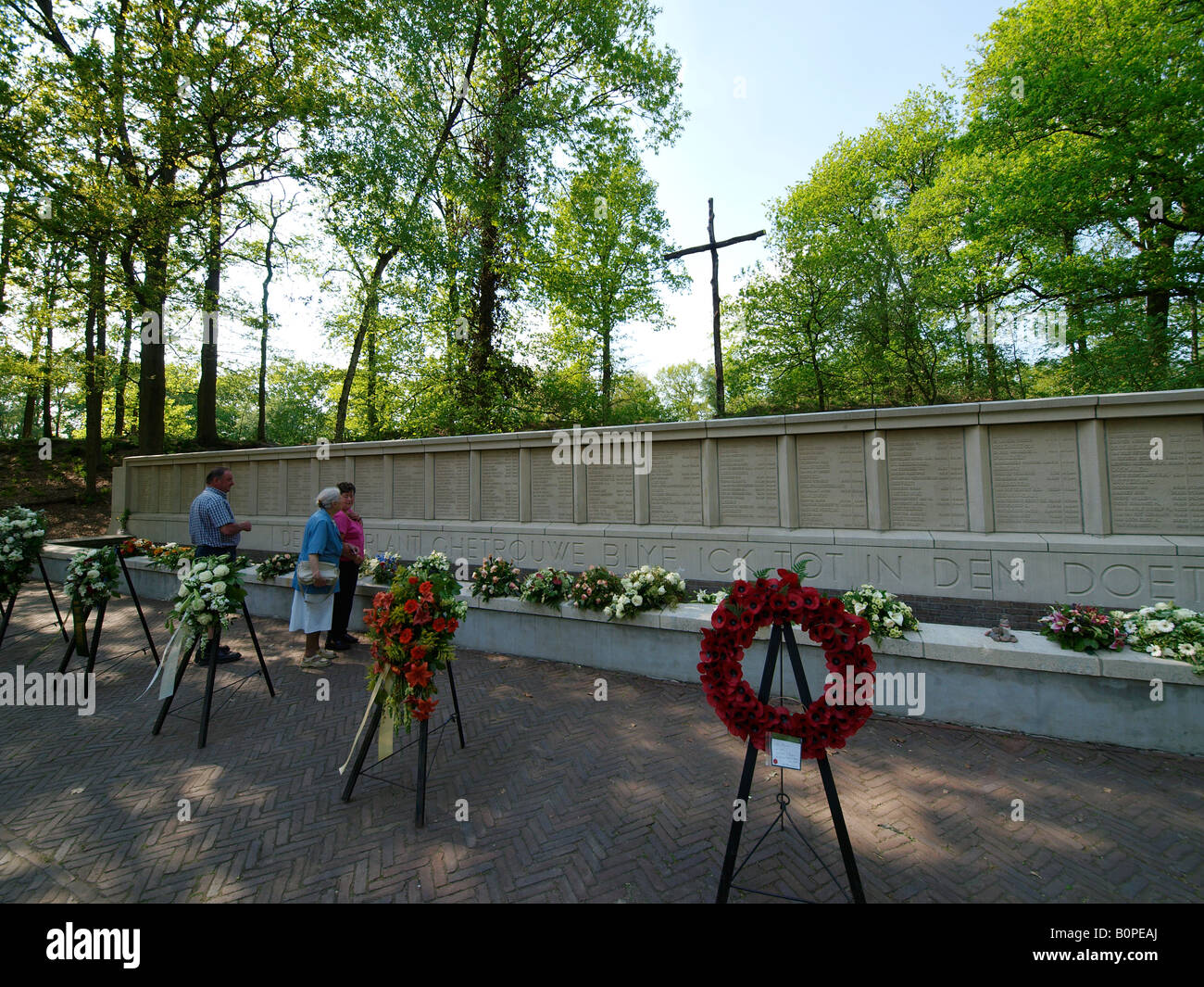 2. Weltkrieg-Denkmal-Wand mit Namen in der Nähe von KZ Vught auf der Stelle, wo viele Menschen hingerichtet wurden Stockfoto