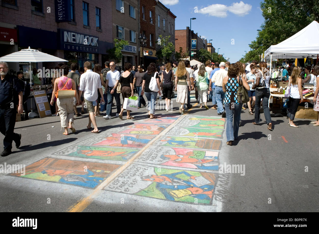 Straße Gemälde von Montreals Nuit Blanche Sur Tableau Noir Jahresveranstaltung. Stockfoto
