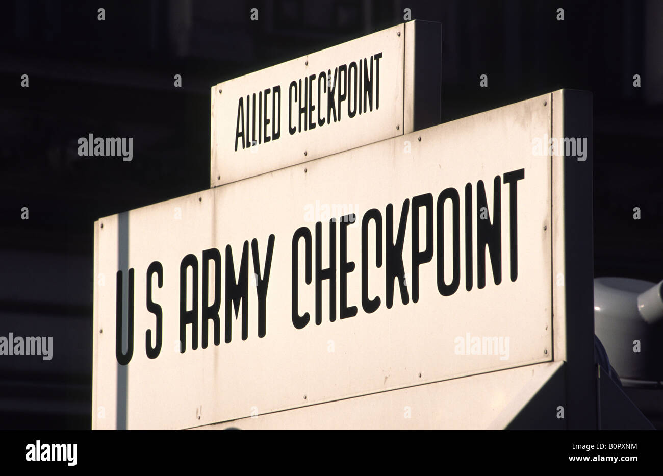 Checkpoint Charlie, den kalten Krieg Ost-West-Grenzübergang. Berlin, Deutschland. Stockfoto