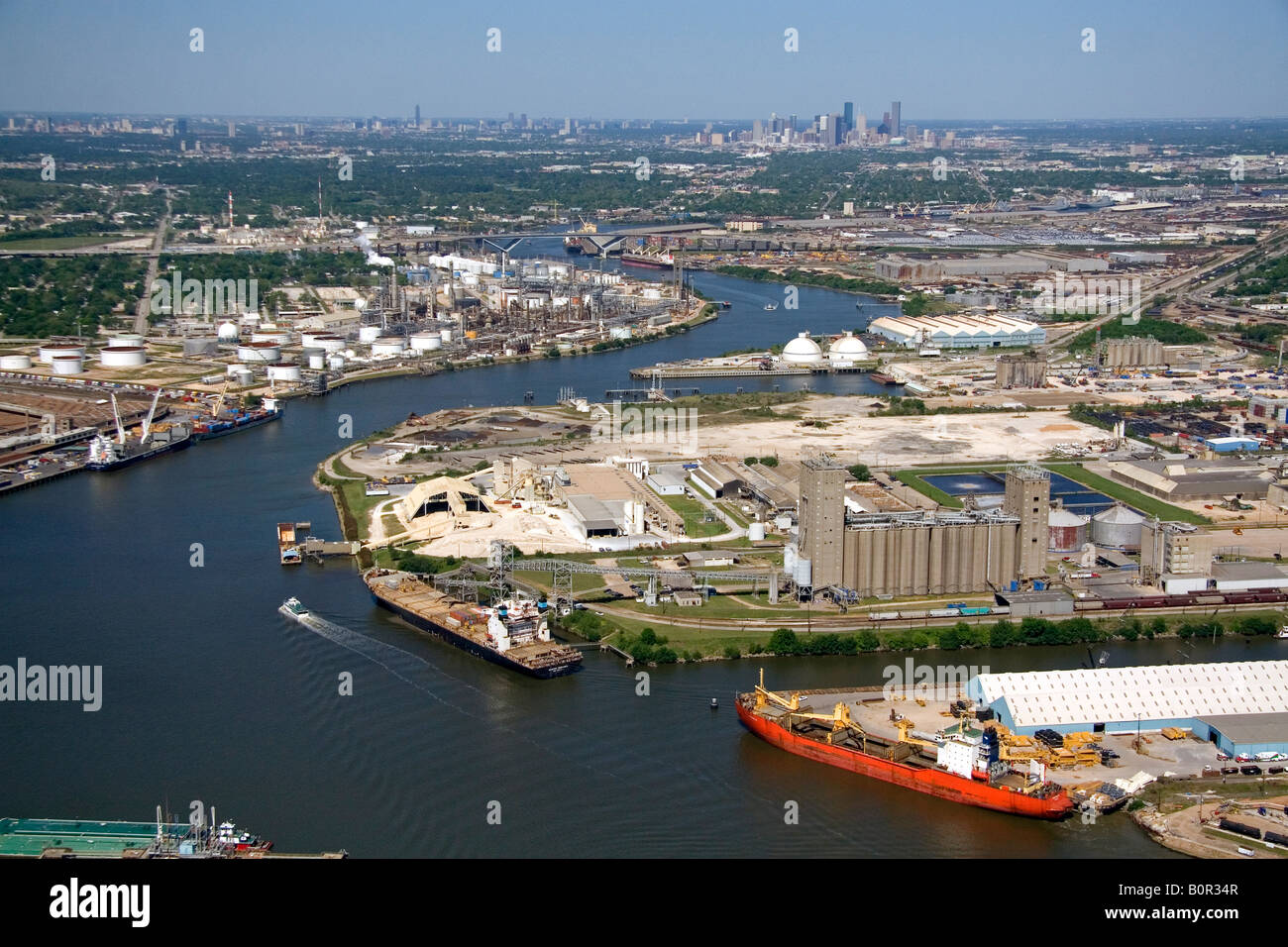 Blick auf den Hafen von Houston entlang des Houston Ship Channel in Houston Texas Stockfoto