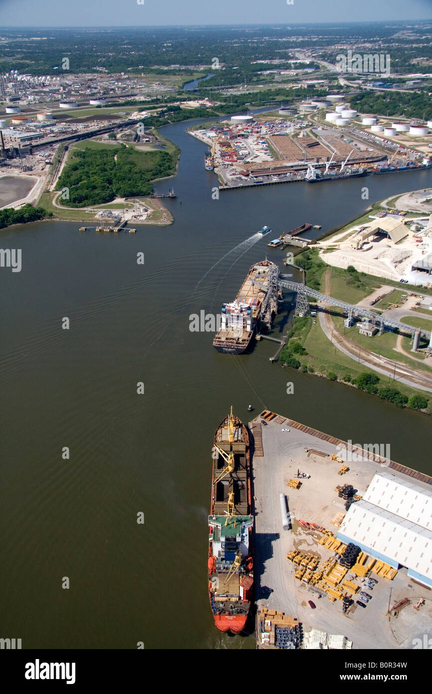 Blick auf den Hafen von Houston entlang des Houston Ship Channel in Houston Texas Stockfoto