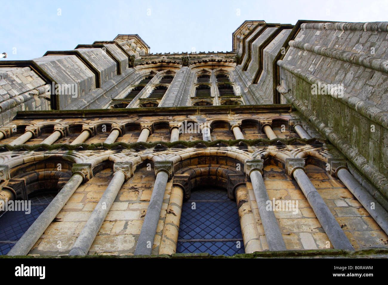 Nahaufnahme von Westen ausgerichteten vorderen Turm der Kathedrale von Lincoln, UK Stockfoto