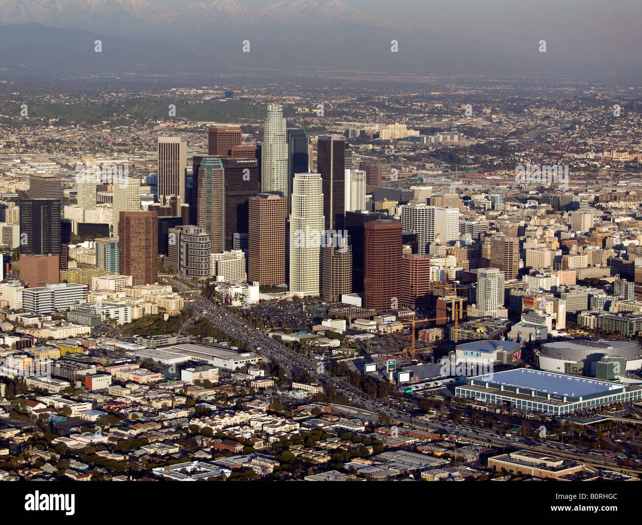 Antenne über die Skyline der Innenstadt Los Angeles CA Stockfoto
