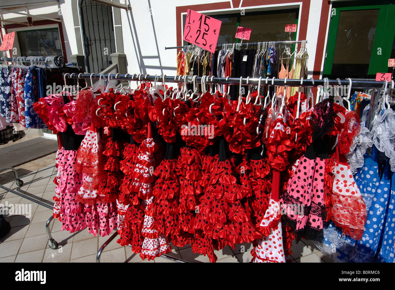 Gran Canaria Puerto de Mogan Flamenco-Kleid für souvenirs Stockfoto
