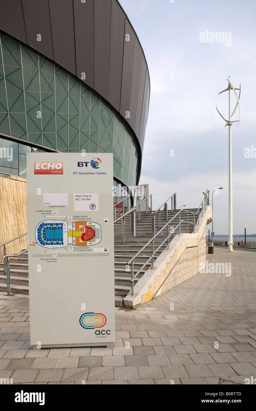 Liverpool Echo Arena und BT-Konferenzzentrum im Bereich Albert Dock in Liverpool neben den Fluss Mersey Stockfoto