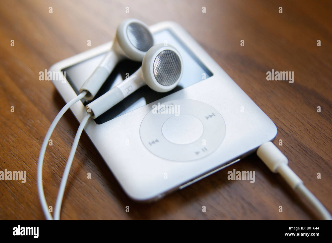 Älteres Apple iPod-Modell mit 5 GB. Klicken Sie auf Radnavigation. 5.-Generation. Stockfoto