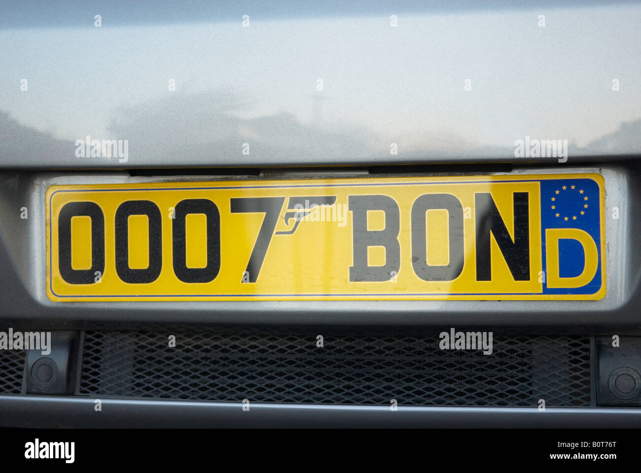 Aston Martin Vantage 007 Bond Wagennummer Platte Stockfoto