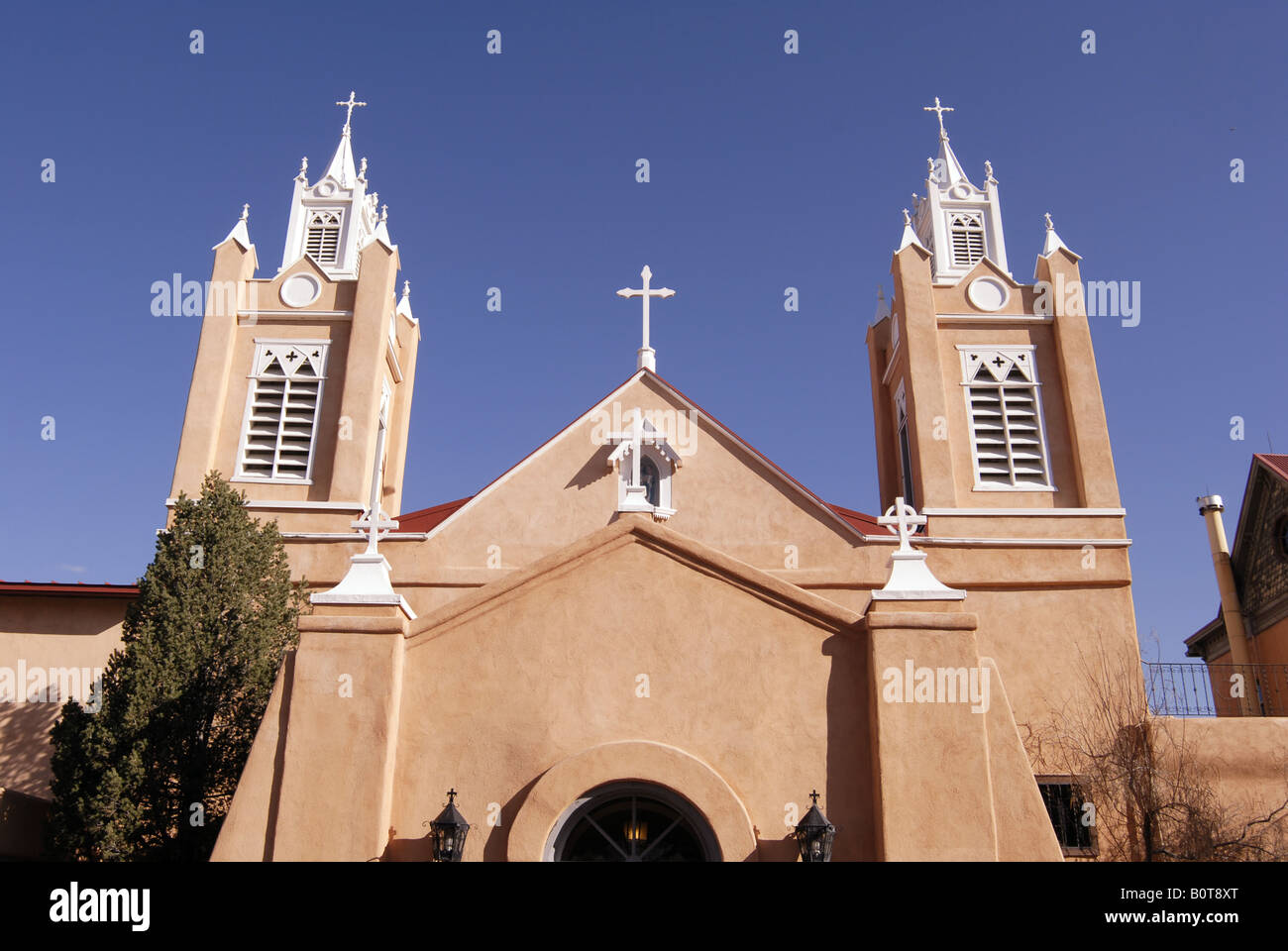 San Felipe de Neri Catholc Church steht in der Altstadt von Albuquerque, New Mexico. Stockfoto