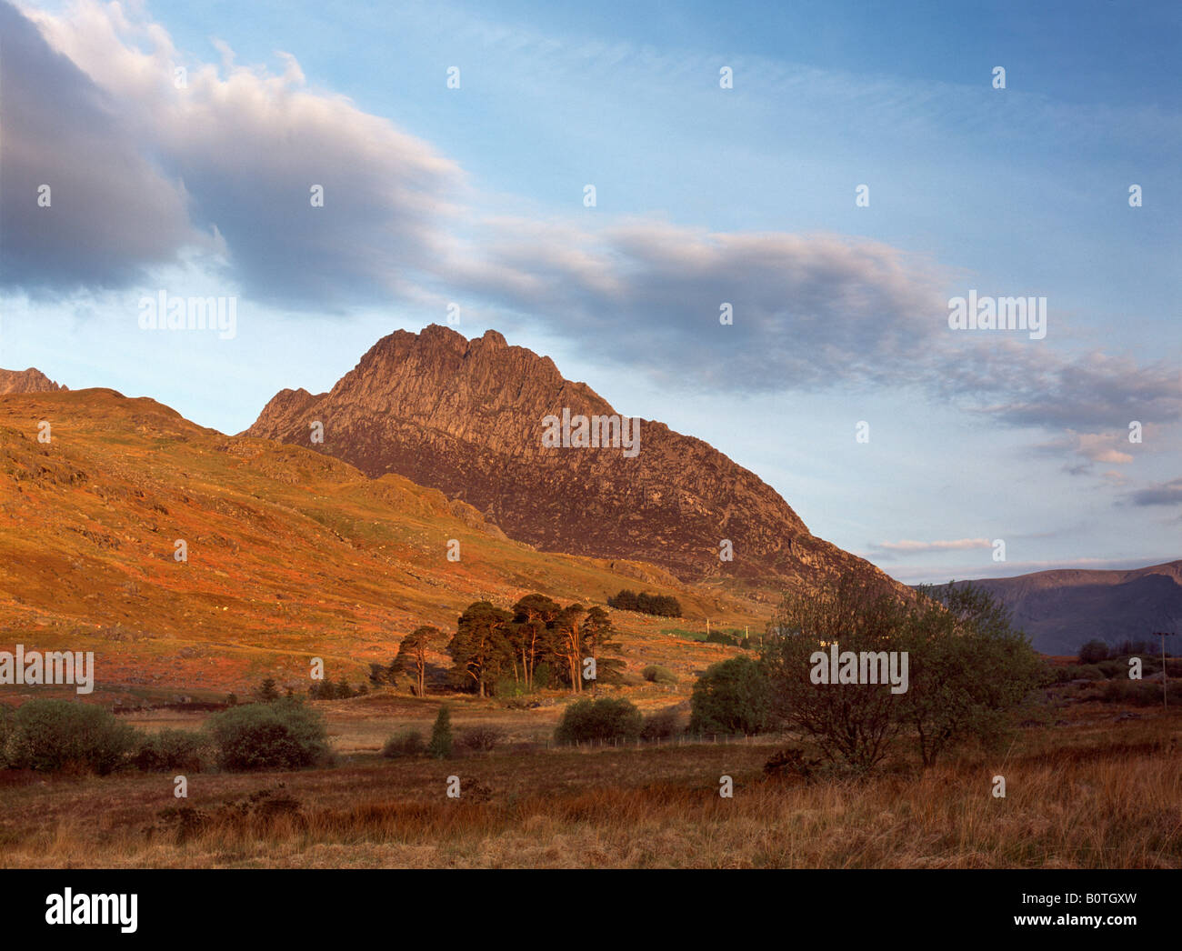 Tryfan bei Sonnenaufgang, Snowdonia-Nationalpark. Wales. Stockfoto