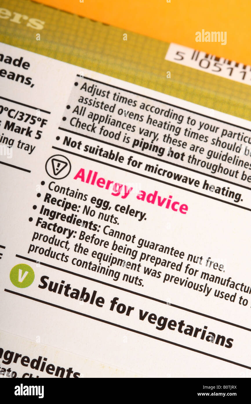 Lebensmittel-Allergie Produktinformation der Verbraucher über Pack Supermarkt Lebensmittel Vorsicht enthält, Ei und Sellerie Stockfoto