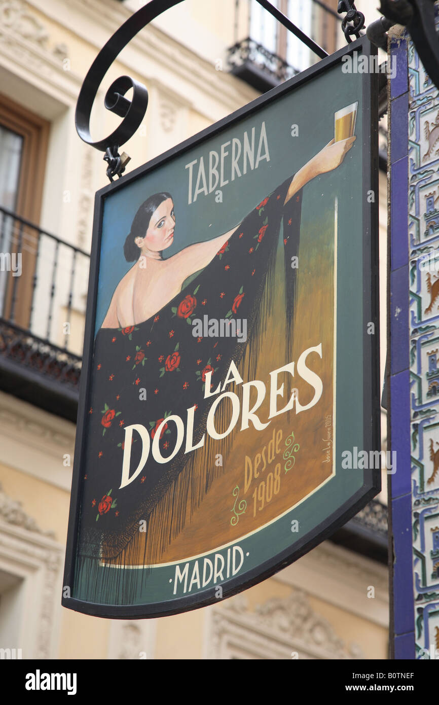 Dolores Bar Sign, Huertas Viertel, Madrid, Spanien Stockfoto