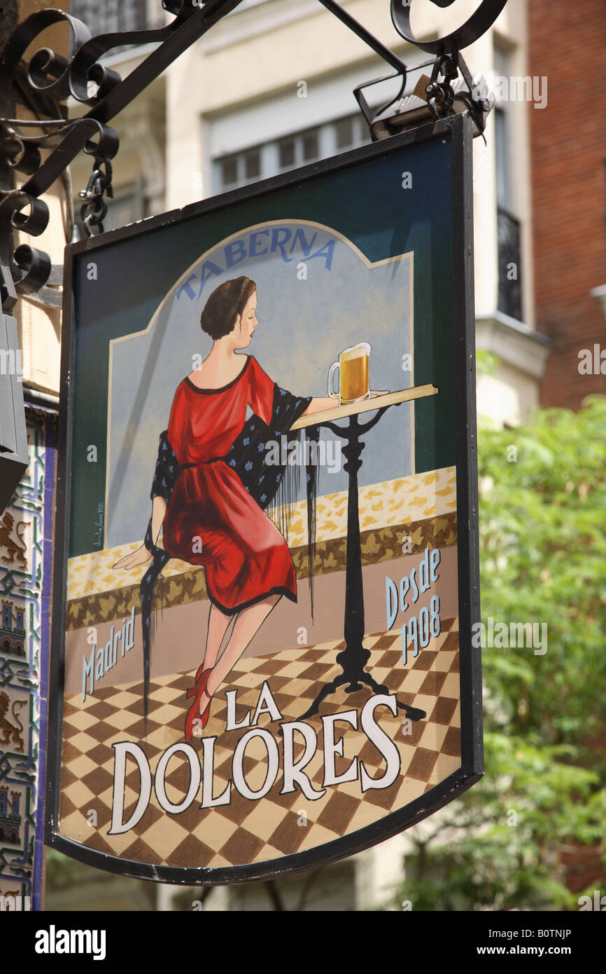 Dolores Bar Sign, Huertas Viertel, Madrid, Spanien Stockfoto