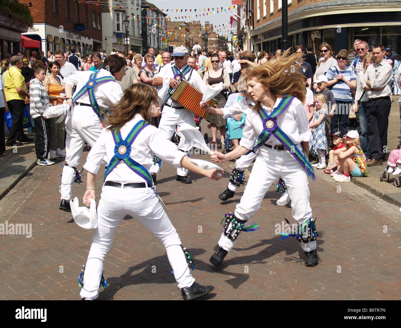 fegt Festival Morris traditionellen Tänzer tanzen Rochester kent Stockfoto