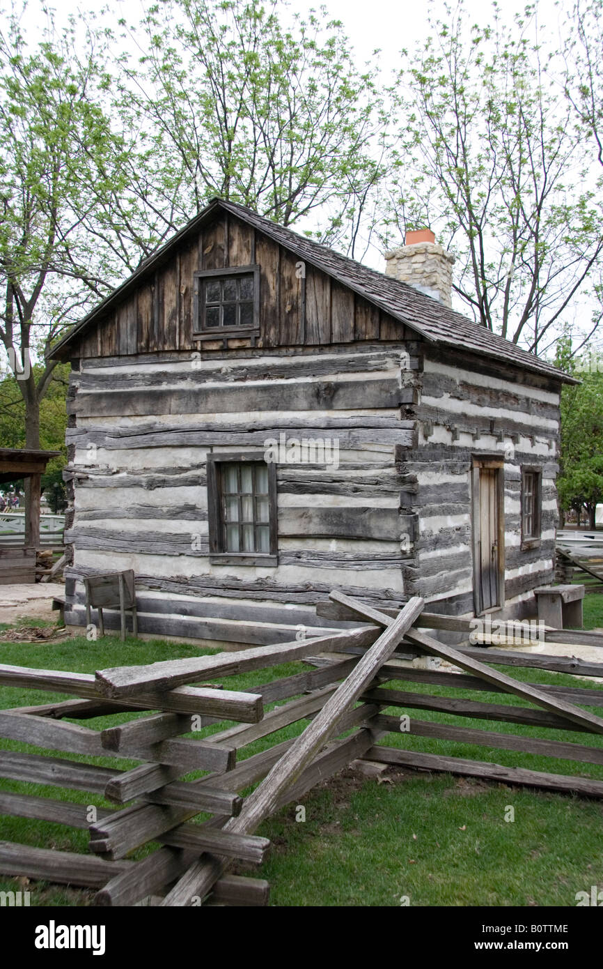 Blockhaus - 1843. Naper Settlement 19. Jahrhundert Dorfmuseum. Stockfoto