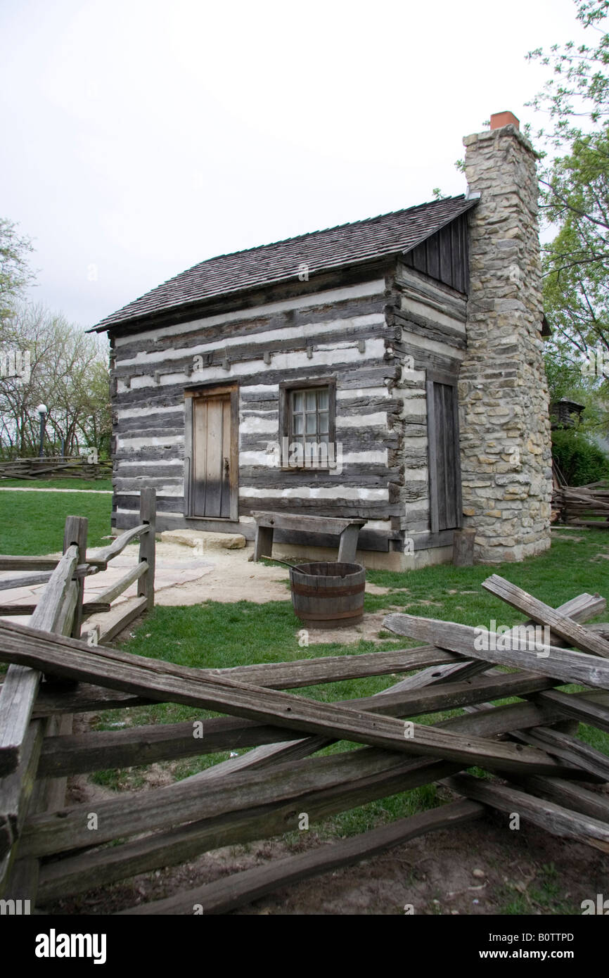 Blockhaus - 1843. Naper Settlement 19. Jahrhundert Dorfmuseum. Stockfoto