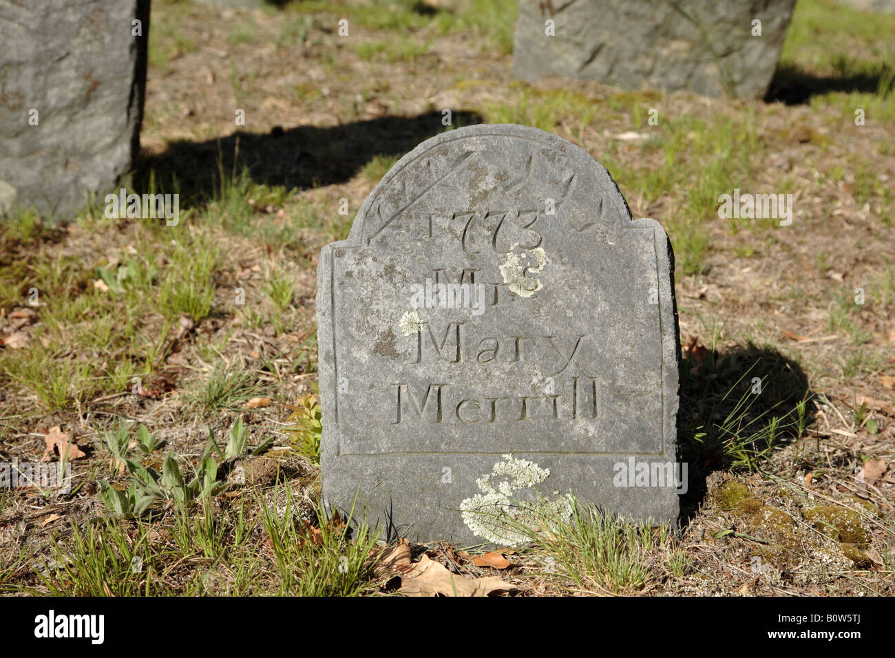 1700 s Grabsteine in Walnut Hill Cemetery in West Newbury Massachusetts USA, die in einem malerischen Neuengland-Friedhof ist Stockfoto