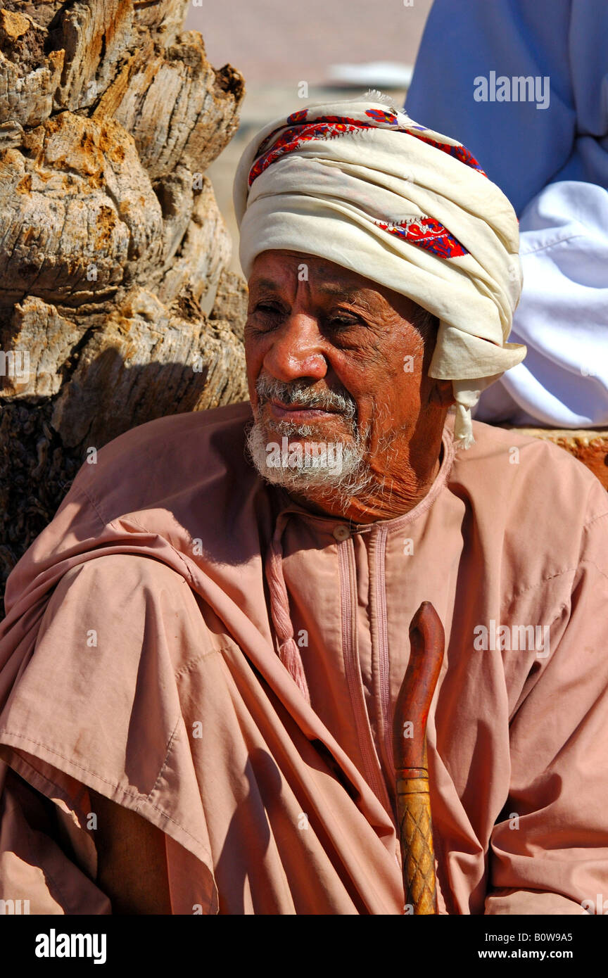 Porträt eines bärtigen Mannes omanischen, Nizwa, Oman, Naher Osten Stockfoto