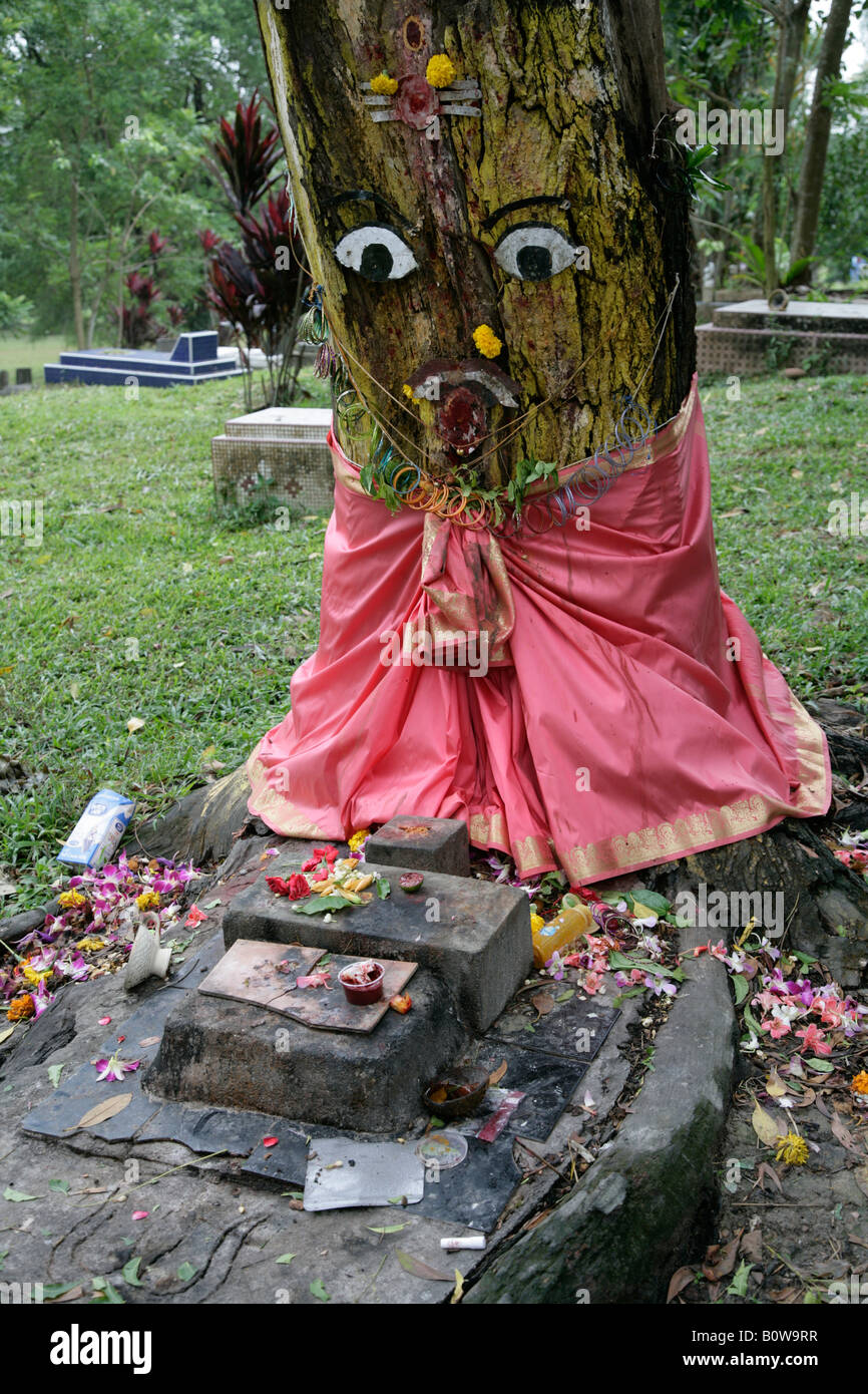 Grabstätte auf einem multi-konfessionellen Friedhof in Singapur, Südostasien Stockfoto