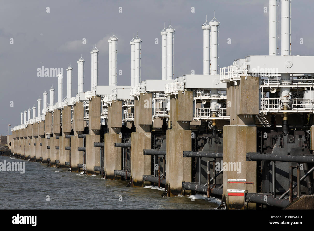 Oosterscheldekering, Sturmflutwehr zwischen Noord-Beveland und Schouwen-Duiveland, Zeeland, Niederlande, Europa Stockfoto