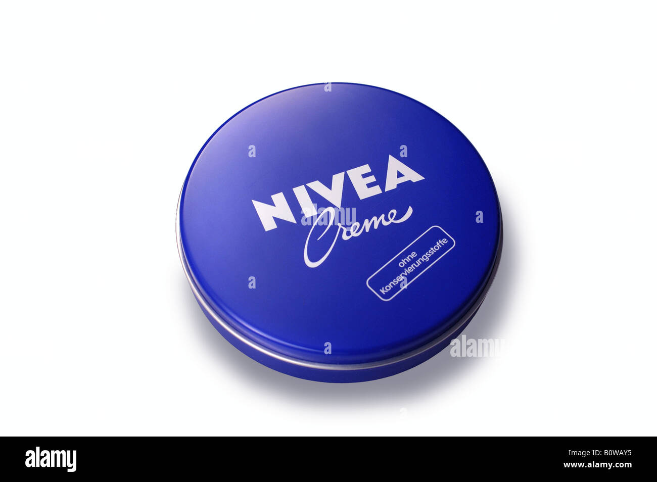 NIVEA Marke Hautcreme Dose Stockfotografie - Alamy