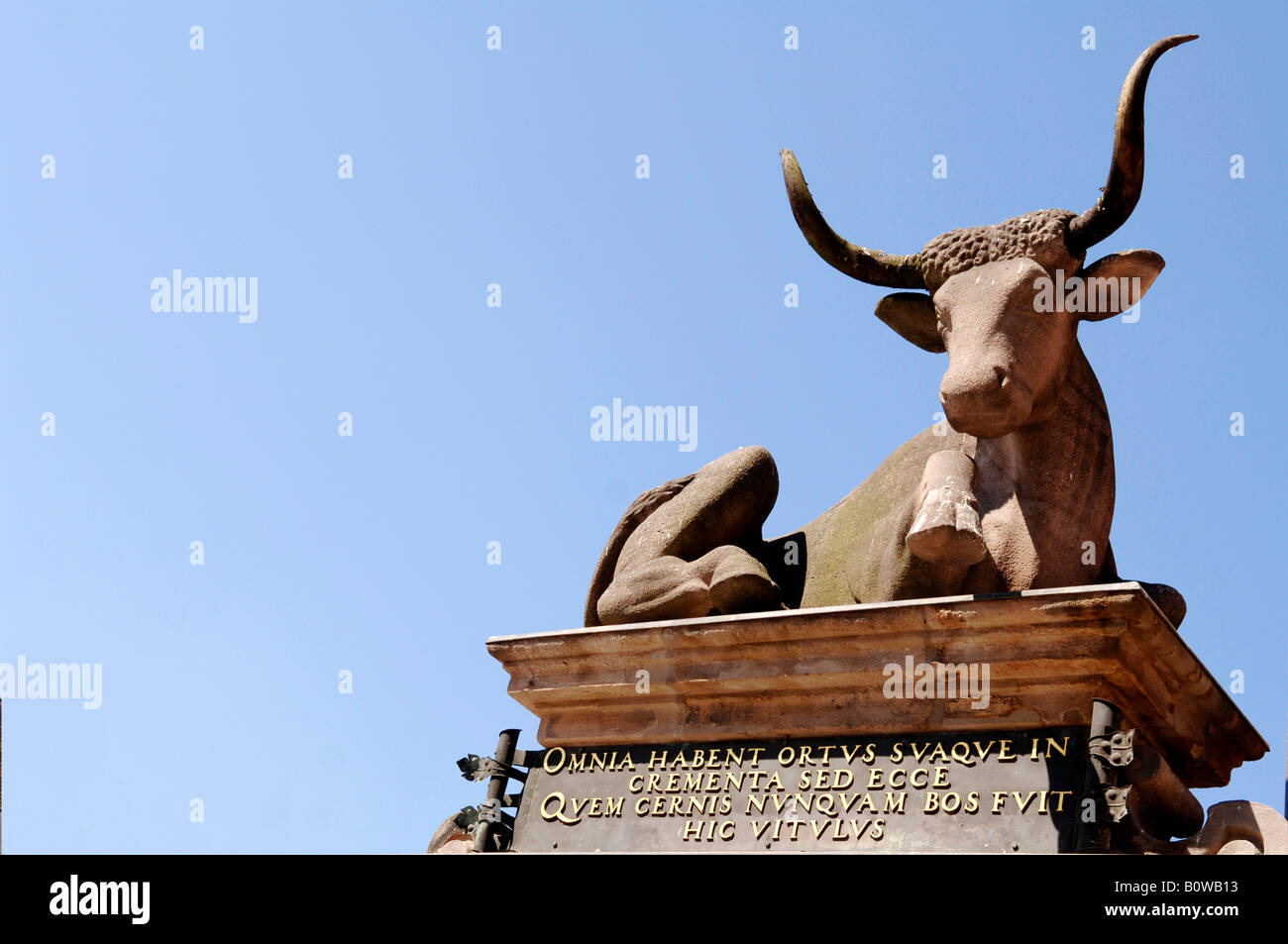 Stein-Skulptur von einem Ochsen, Fleischbruecke Brücke, Nürnberg, Middle Franconia, Bayern, Deutschland, Europa Stockfoto