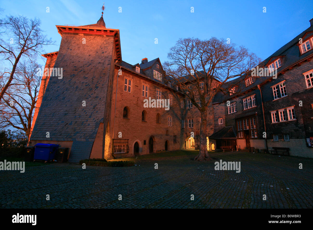 Gebäude der Burg des oberen Schlosses der Grafen von Nassau-Siegen, Siegen, Nordrhein-Westfalen, Deutschland Stockfoto