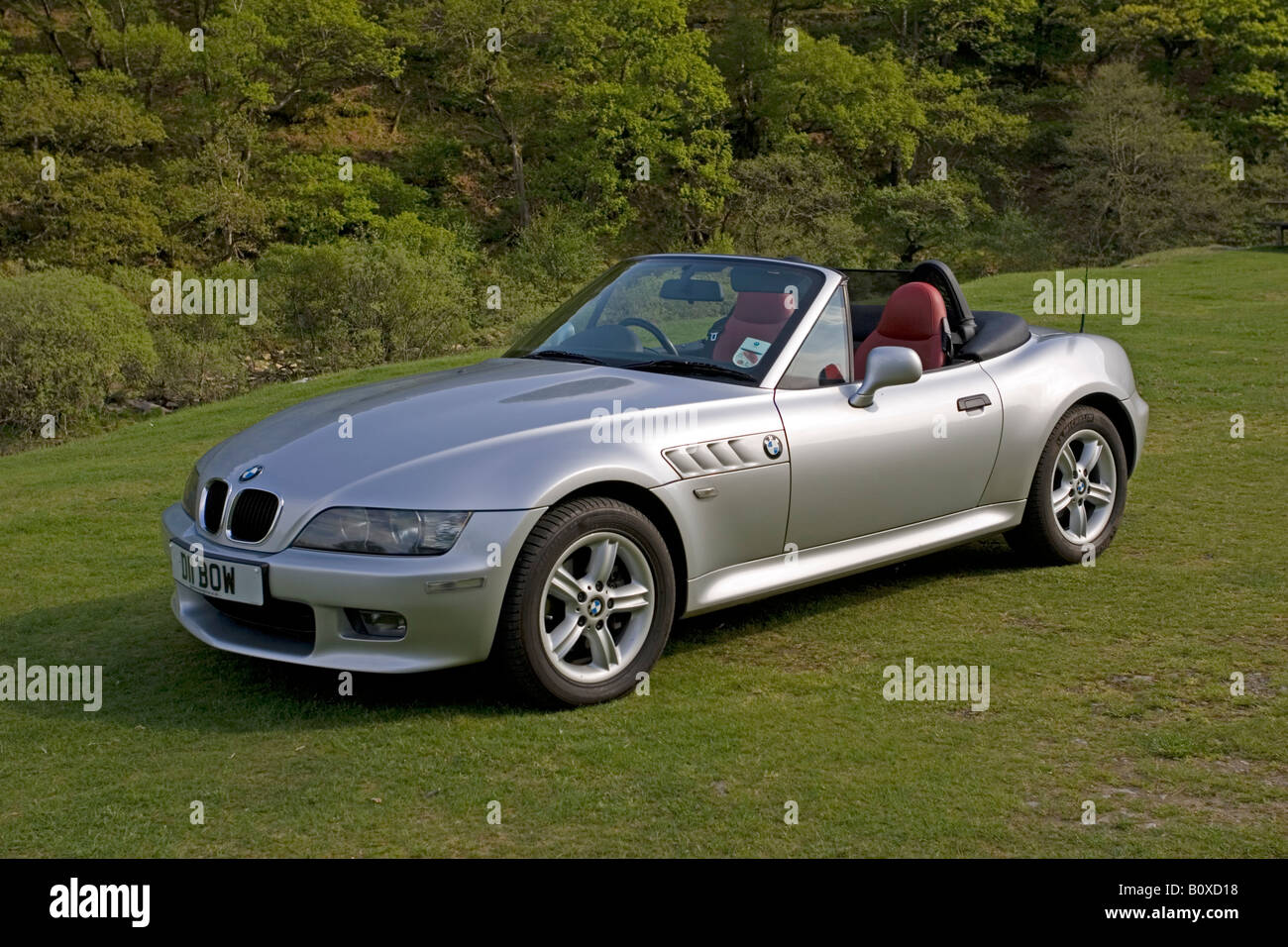 Silber BMX Z3 offene Silber BMX Z3 zweisitzigen Roadster Sportwagen walisischen Landschaft UK Stockfoto