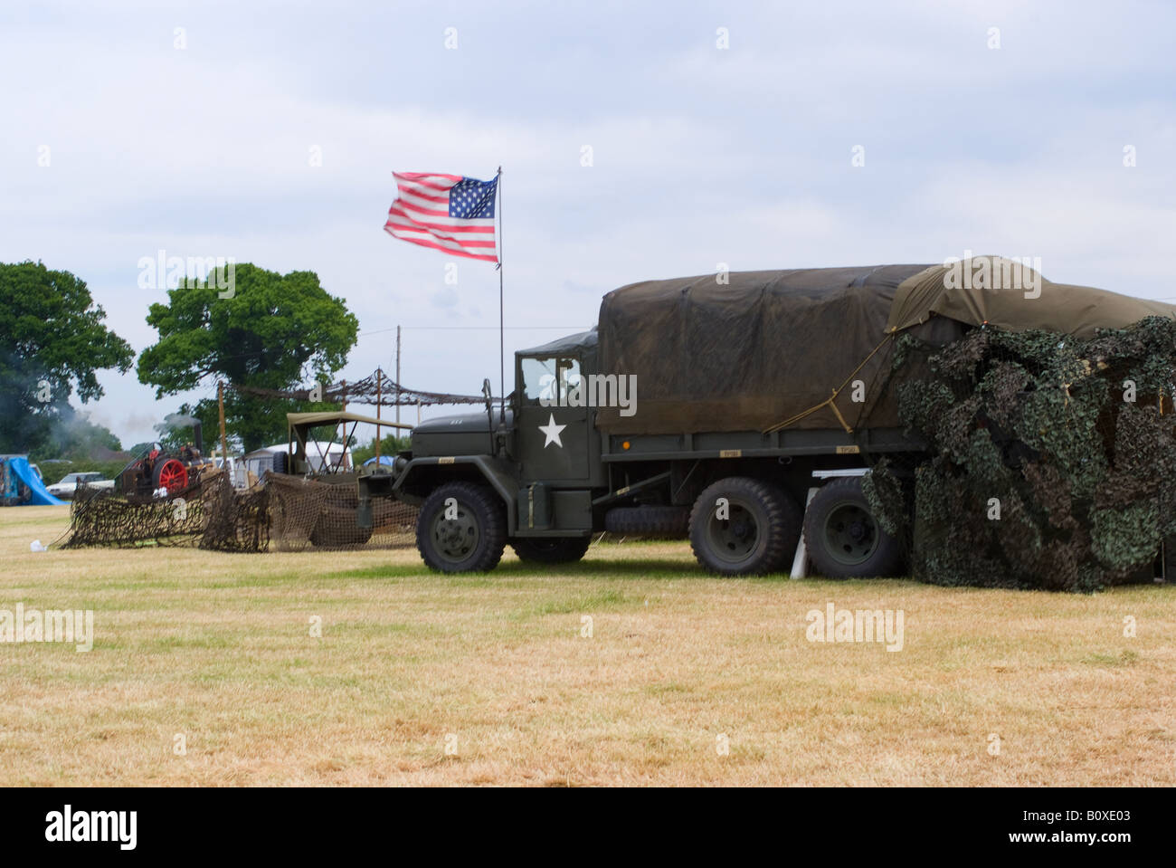 US-Armee M35 Continental Motors LKW-Ladung bei Smallwood Oldtimer Rallye Cheshire England Großbritannien Stockfoto