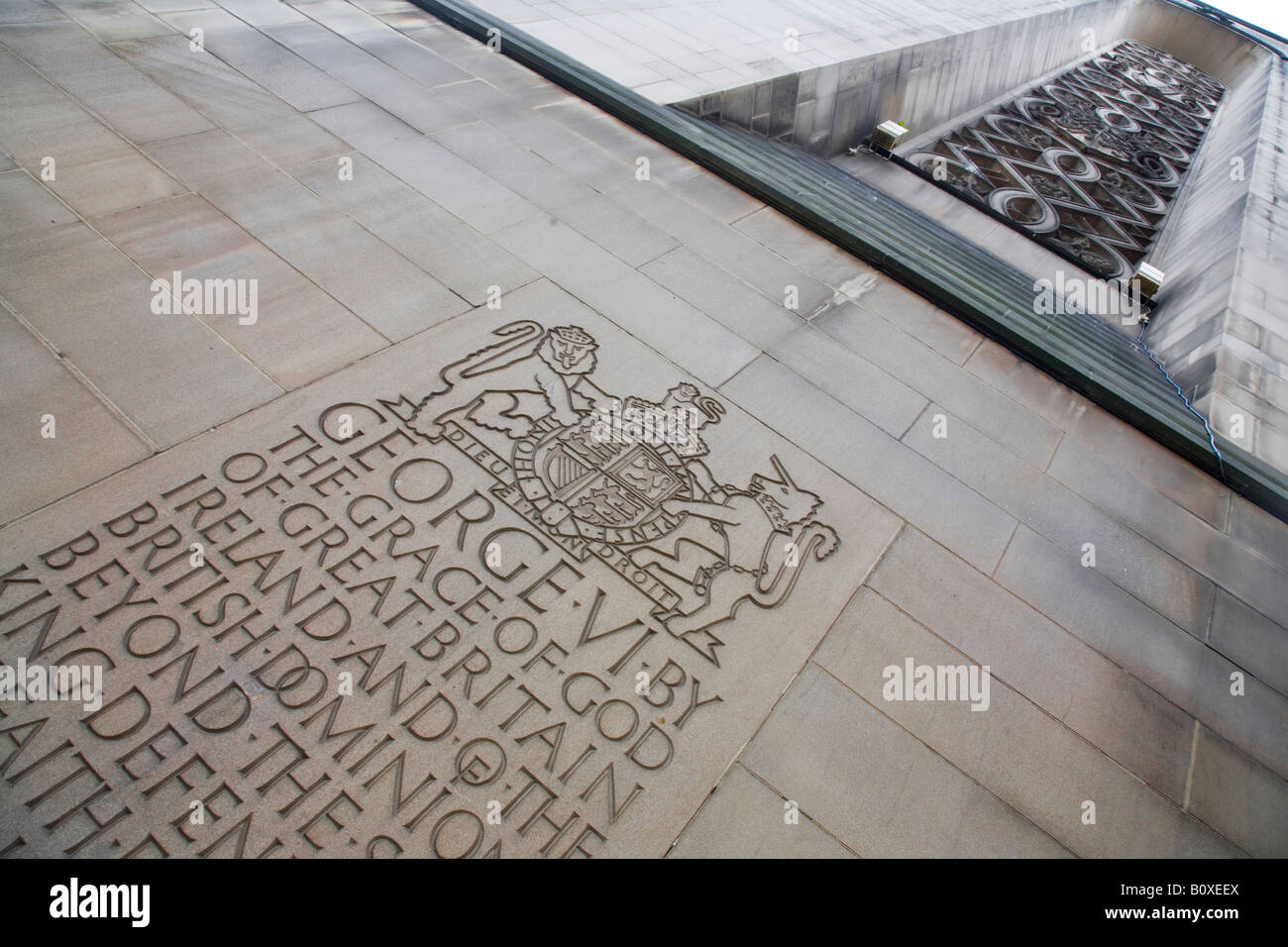 Rathaus-Erweiterung und eine Inschrift.  Bibliothek zu Fuß. Manchester, Greater Manchester, Vereinigtes Königreich. Stockfoto