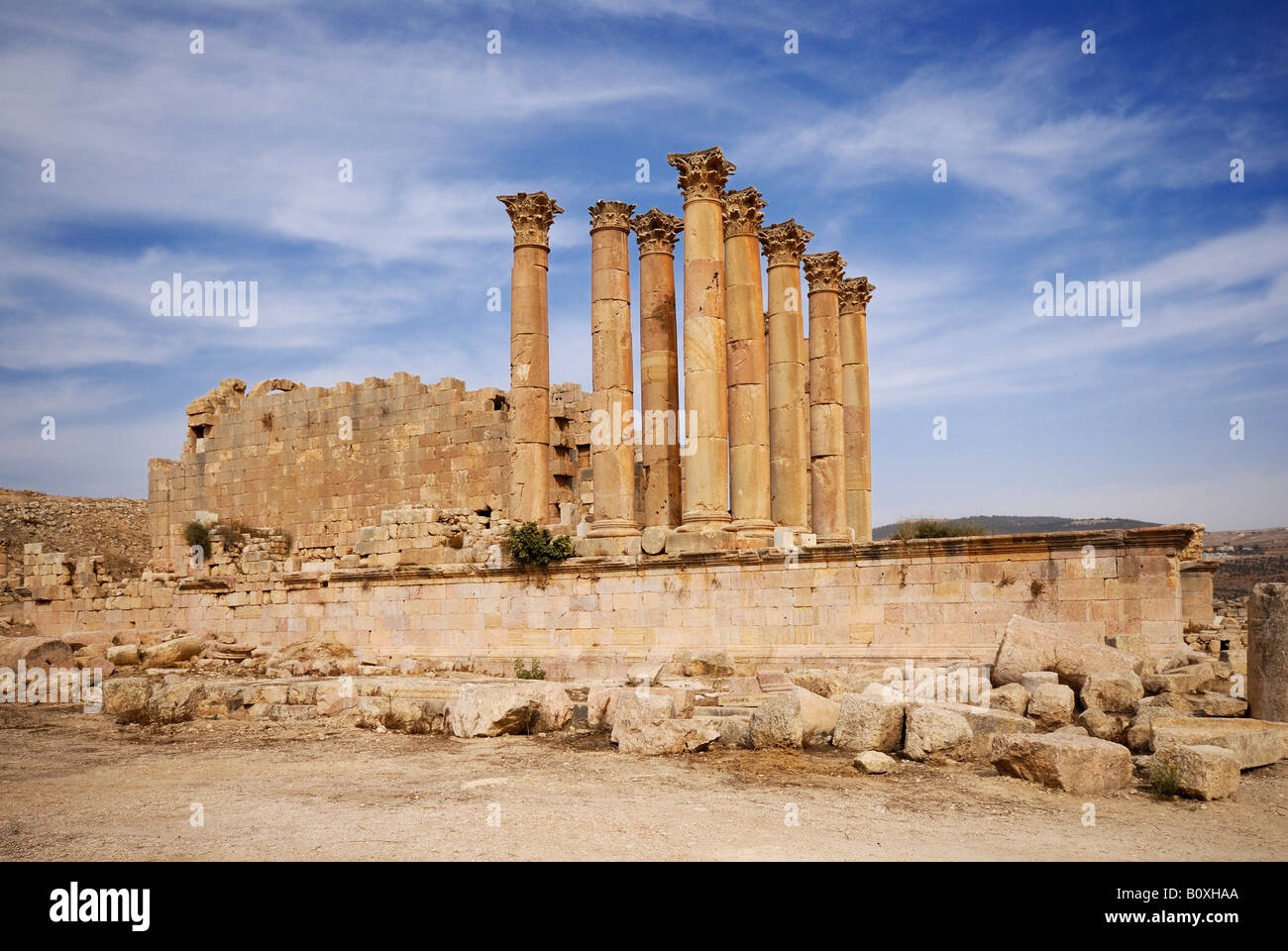 Tempel der Artemis mit KORINTHISCHEN Säulen Ruinen von Jerash römischen Dekapolis-Stadt aus 39 bis 76 AD, Jordan, Arabien Stockfoto