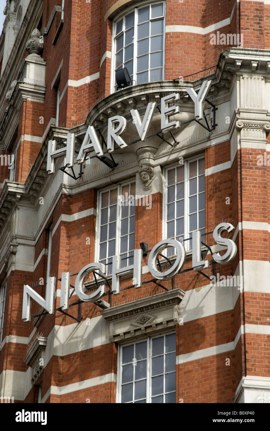 Harvey Nichols in Knightsbridge, London, England, UK Stockfoto