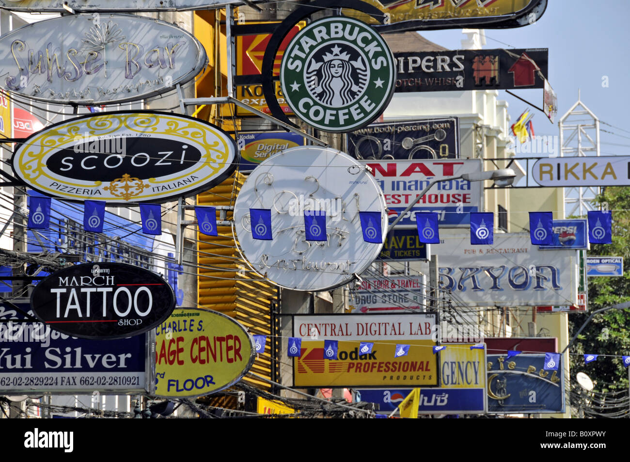 Förderung unterschreibt in der Khao San Road, Thailand, Bangkok Stockfoto