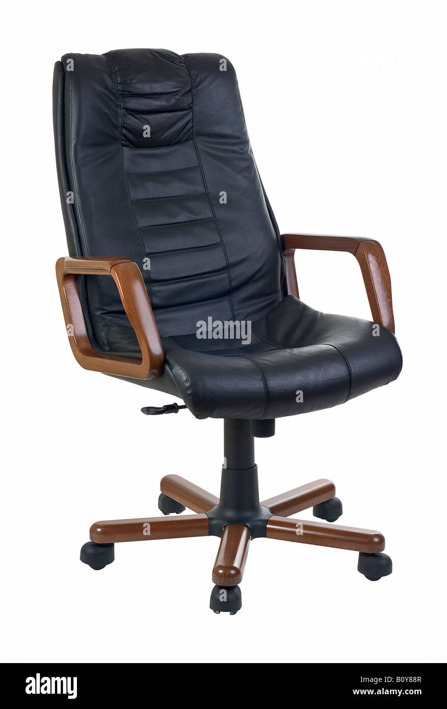 Teure Büro Sessel aus Leder und Holz für die Exekutive oder Chef isoliert  auf weißem Hintergrund Stockfotografie - Alamy