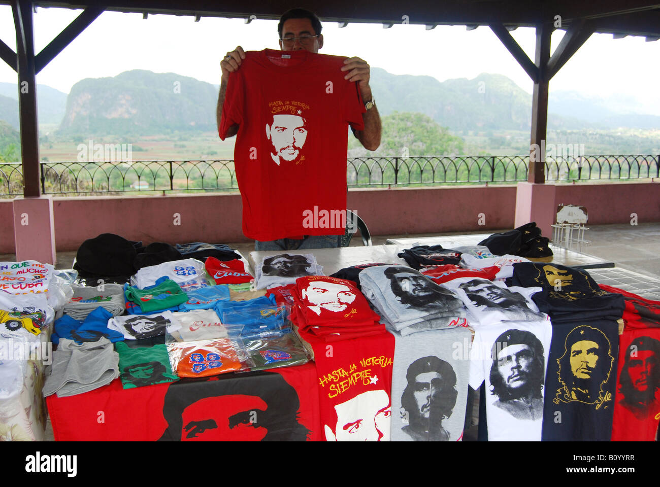 Stall zu verkaufen Che Guevara-t-Shirts in der Valle de Vinales-Kuba Stockfoto