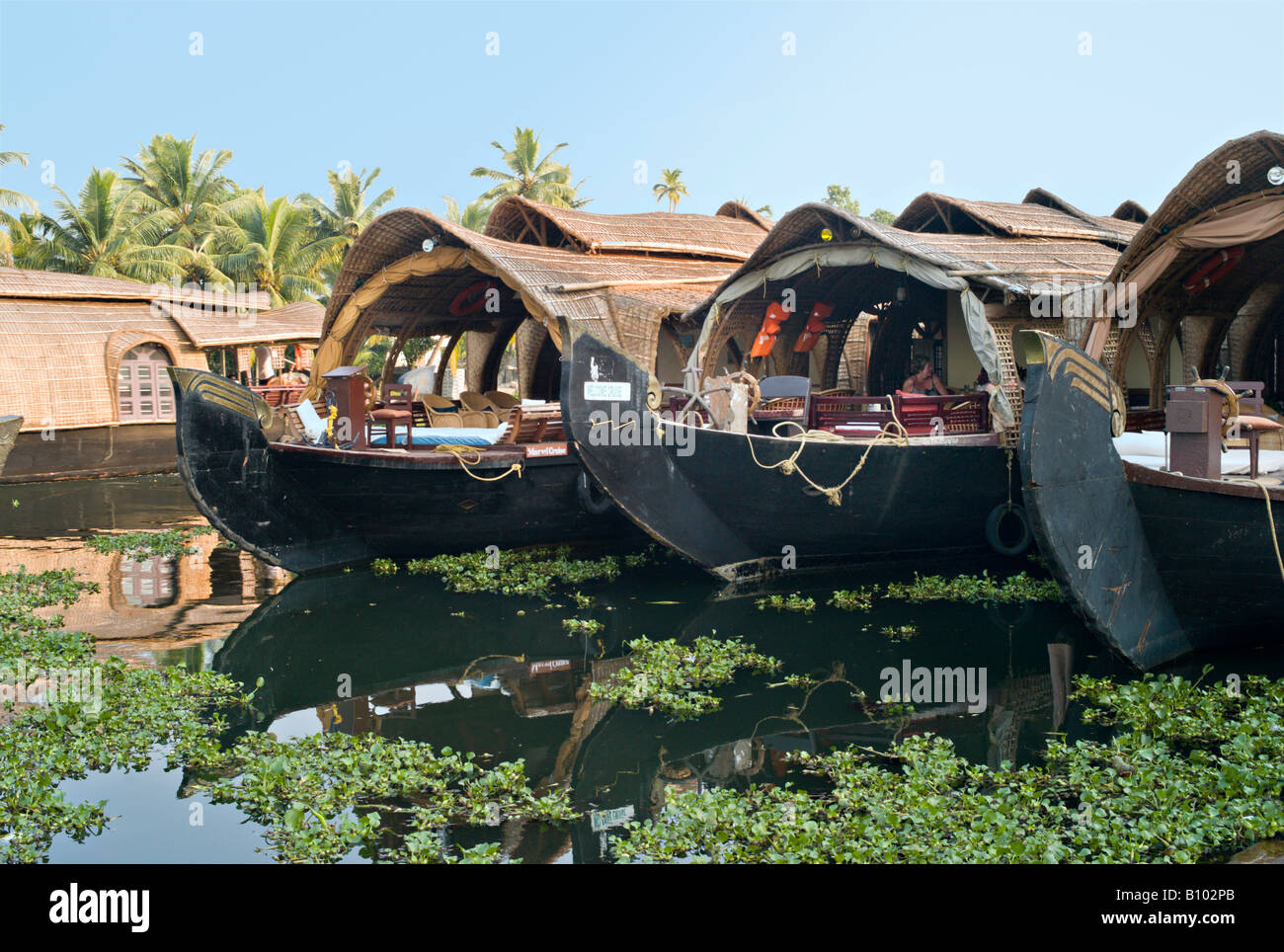 Indien KERALA renoviert Reis Boote auf Kanälen in den Backwaters von Kerala in der Nähe von Alleppey Stockfoto