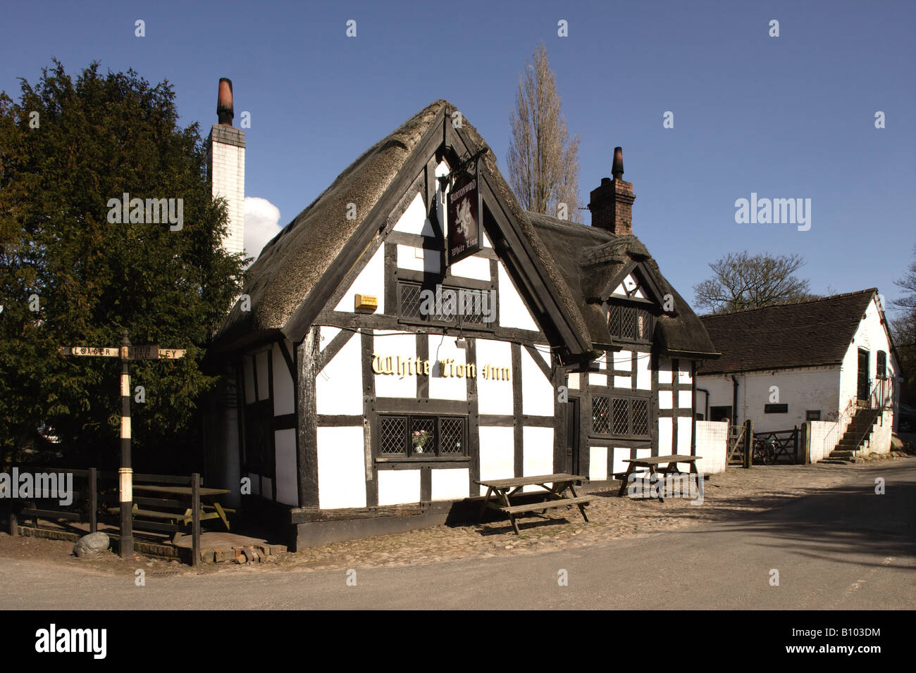 Der White Lion Inn Pub in Barthomley Cheshire UK Stockfoto