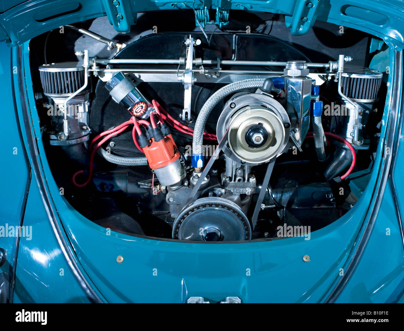 VW Volkswagen Bug Käfer Motor abgesenkt modifiziert gepimpte Kalk Hippie Hippie 1960s 1950s luftgekühlten V-dub Stockfoto