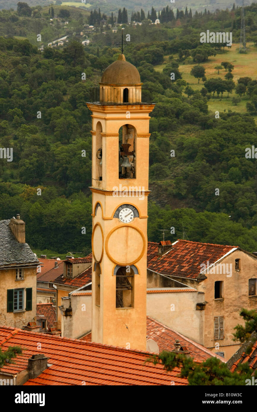 der Kirchturm der Eglise del Annonciation in Corte Korsika Frankreich Stockfoto