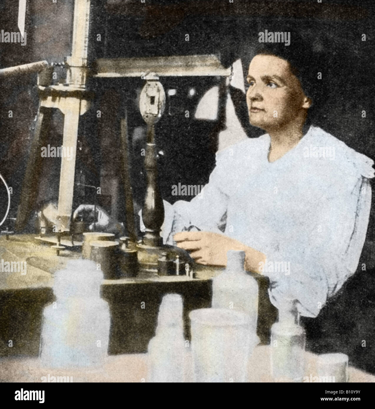 Marie Curie 1867-1934 Polnisch Französisch Physiker in ihrem Labor. Mit ihrem Ehemann Pierre isoliert sie die radioaktiven Elemente Stockfoto