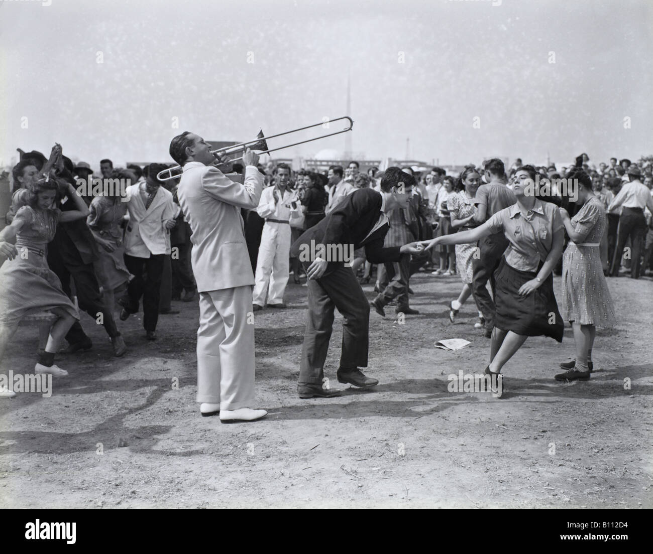 Tommy Dorsey mit Tänzern auf der 1939 1940 New Yorker Weltausstellung. Stockfoto