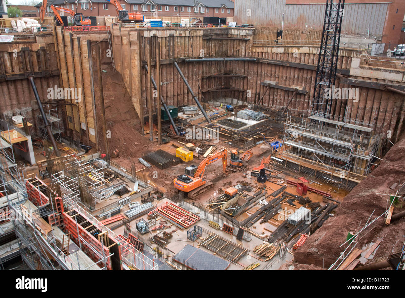 Tiefe Baustelle für The Cube Entwicklung in The Mailbox komplexe Birmingham England Mai 2008 Stockfoto