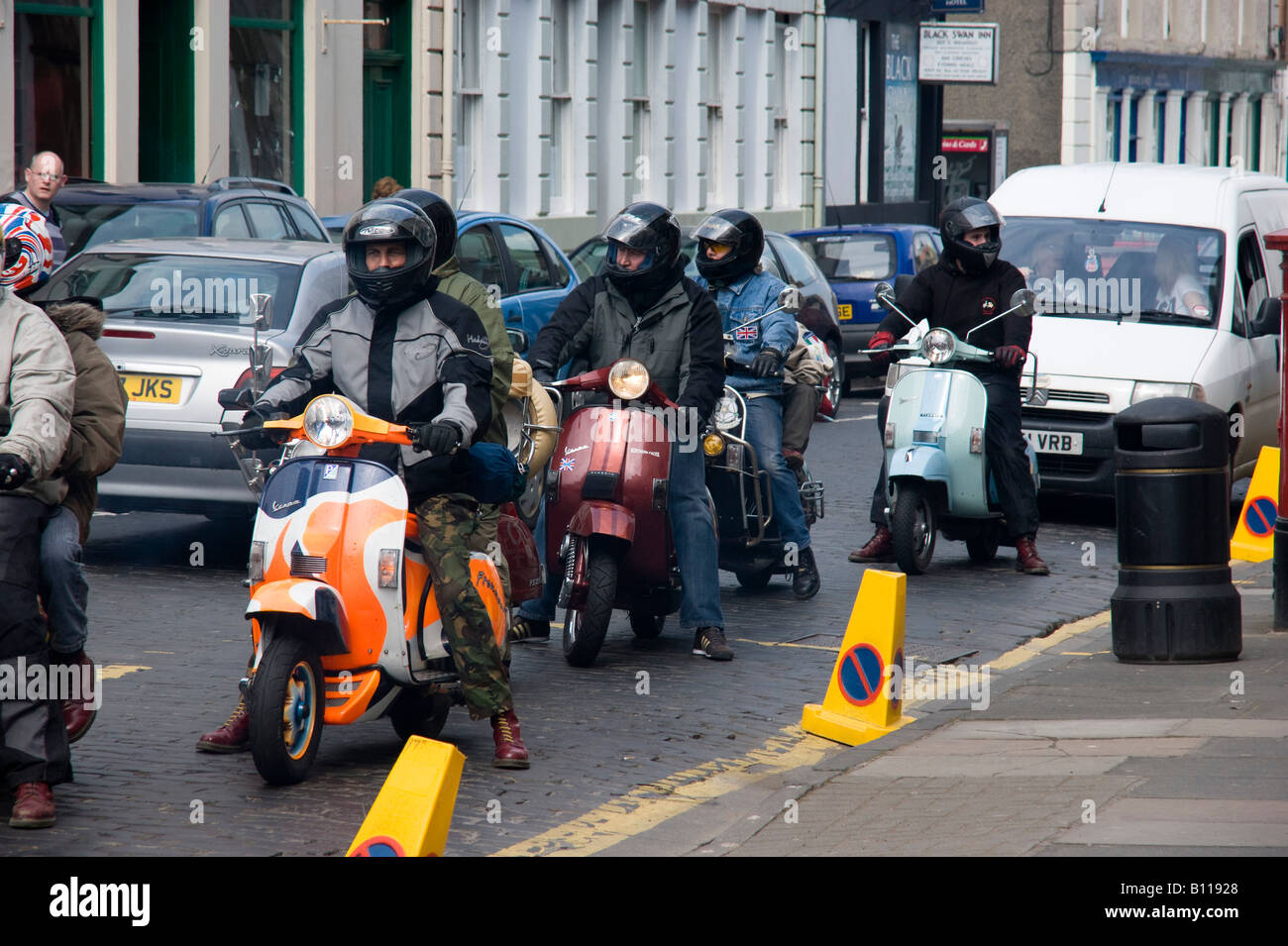 Kelso Schottland Motorroller Rallye Besuch Stadt am Mai Feiertag Stockfoto