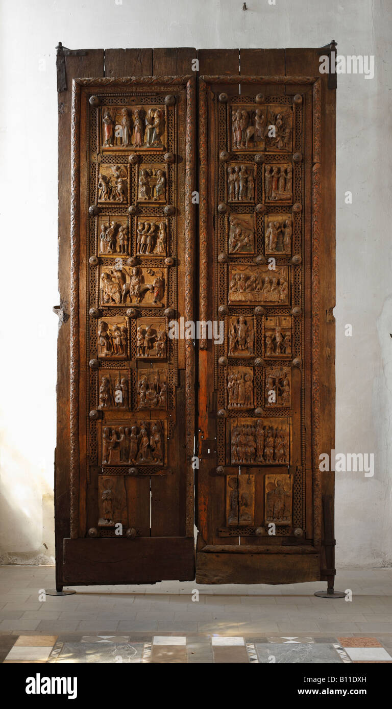 Köln, St. Maria Im Kapitol, Romanische Holztür Stockfoto