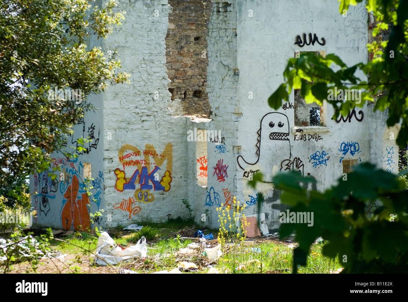 verlassenes Haus und Graffitti sully in der Nähe von Penarth Vale von Glamorgan-Süd-wales Stockfoto