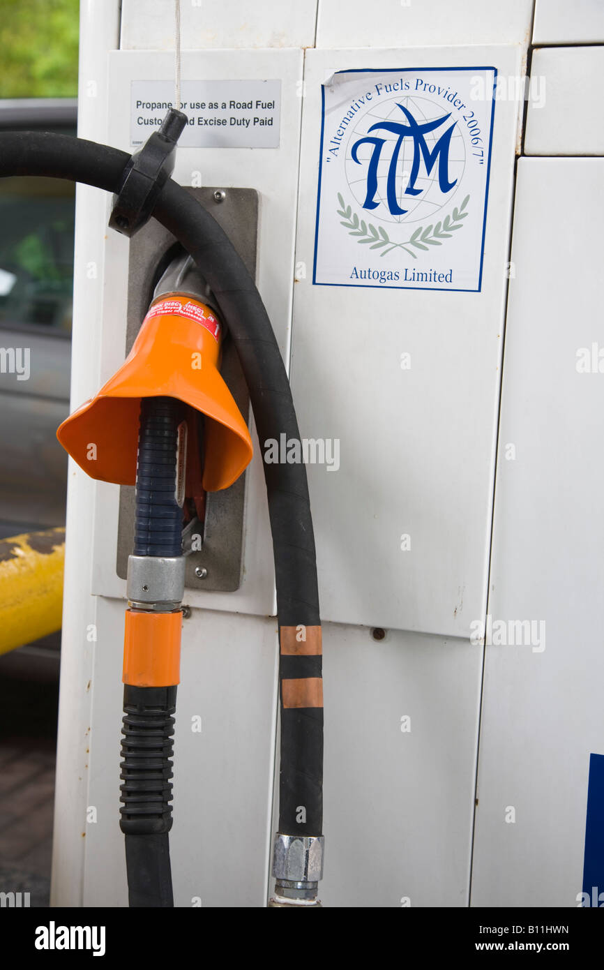 Autogas-Pumpe-Düse in Benzin Tankstelle Garage Großbritannien UK Stockfoto