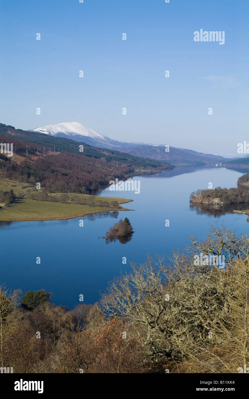 dh Loch Tummel Tay Forest Park STRATHTUMMEL PERTHSHIRE Queensview mit Mount Schiehallion Mountain Queens view schottland Hochland Stockfoto