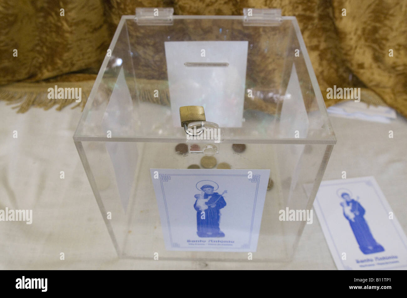 Inkasso-box in einer Kirche in der Region Minho, Portugal Stockfoto