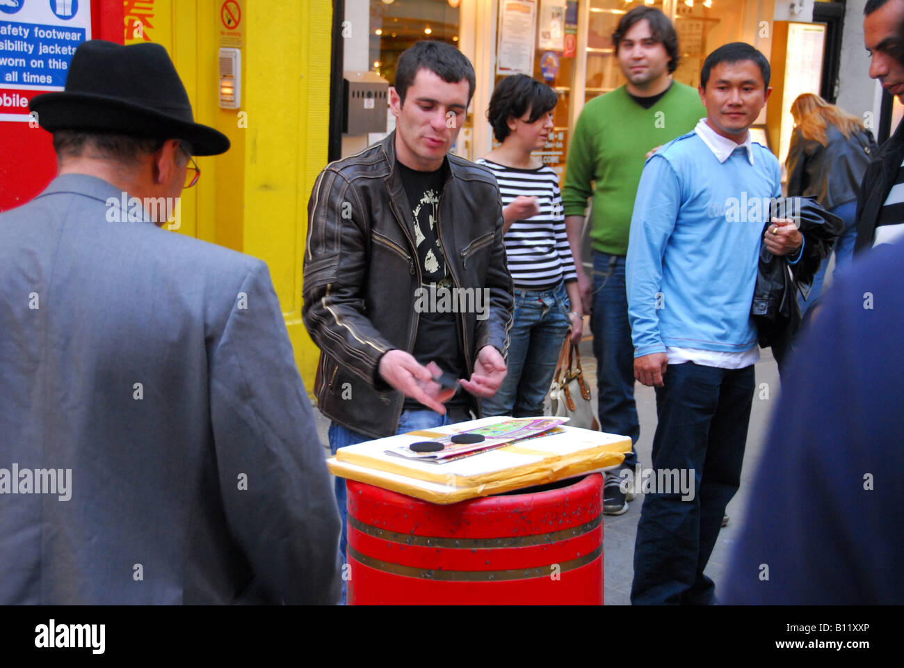 Trickbetrüger London England UK Stockfoto