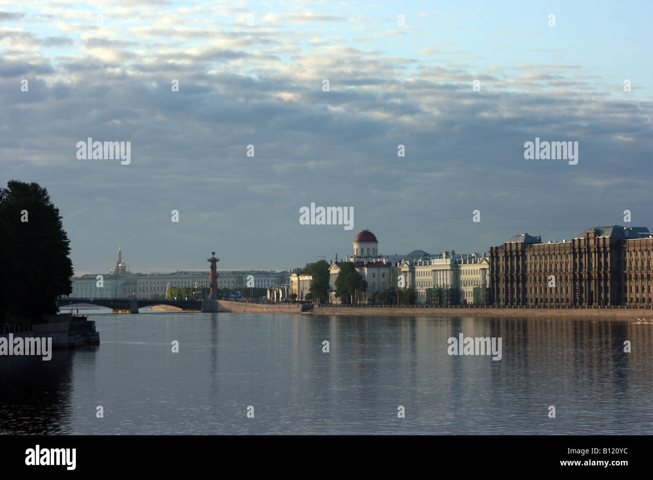 Blick auf Malaya Newa und das Spucken von Vasilievsky Insel von Tuchkow Brücke, St. Petersburg, Russland Stockfoto